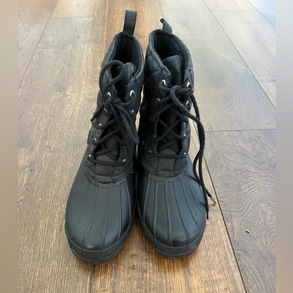 Women’s Sperry waterproof quilted black boots - Picture 3 of 6